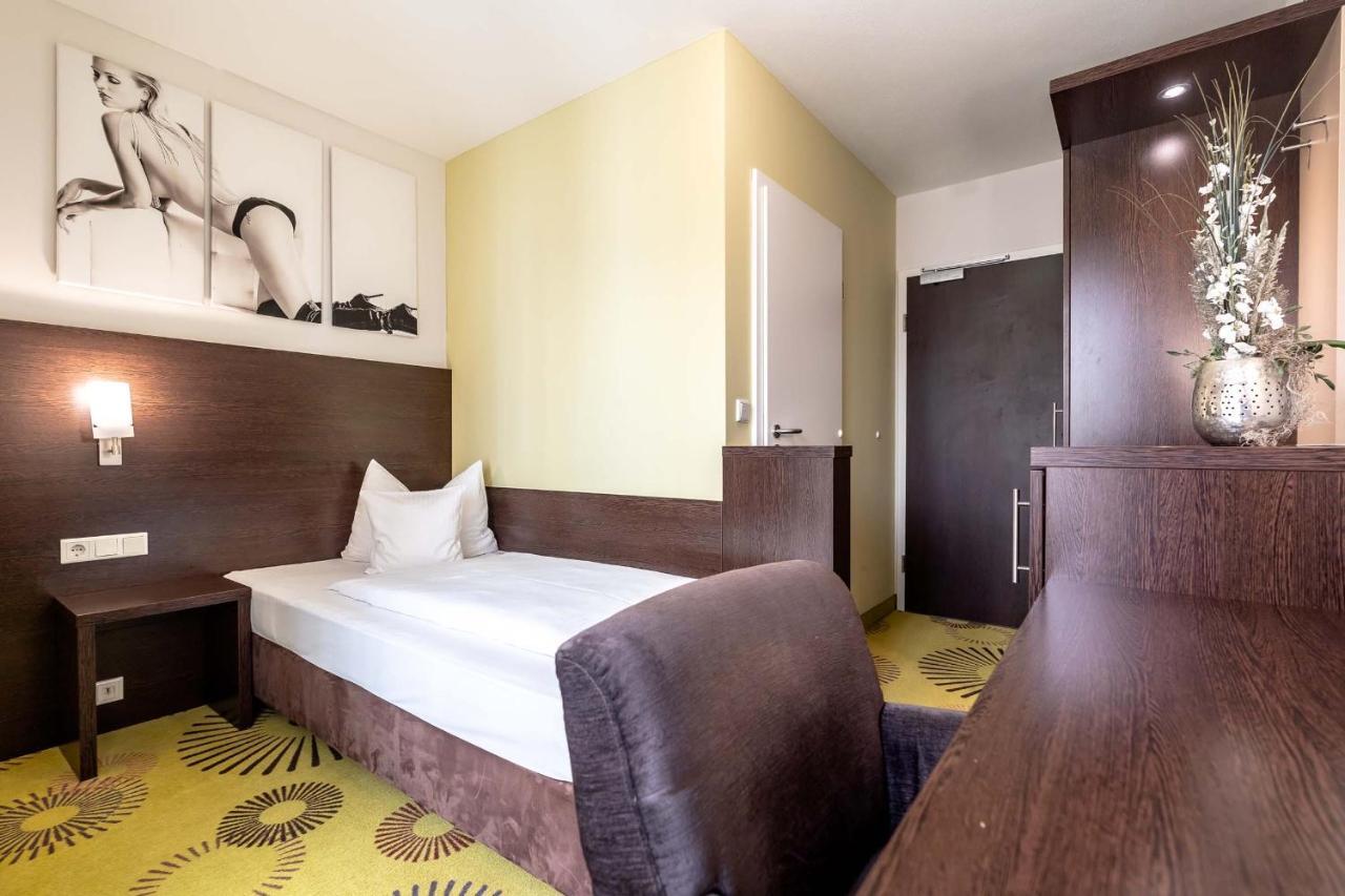 Altstadthotel Guesthouse Die Galerie Ингольштадт Экстерьер фото